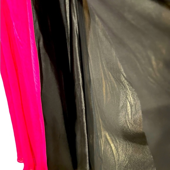 Faviana Couture #6710 Black Pink Sequin Chiffon Sheath Gown Size 8 New with tag - Picture 8 of 15